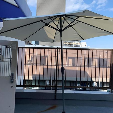 Sanacion Namba 難波千日前の5Ldk120平米 駅徒歩2分 広々バルコニーでバーベキューも可能 Apartman Oszaka Kültér fotó
